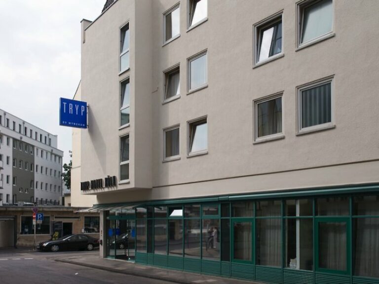 Tryp by Wyndham Köln City Centre-Hotel-6